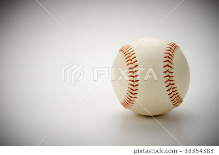 Rigid baseball ball 38354383