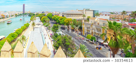 Panoramic view of the city of Seville  38354613
