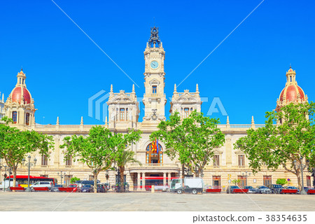 Modernism Plaza of the City Hall of Valencia Modernism Plaza of the City Hall of Valencia 38354635