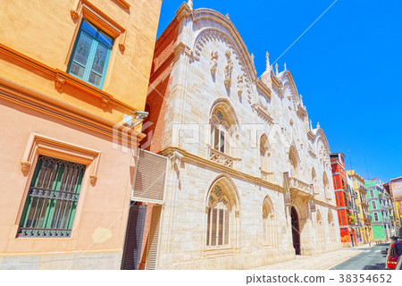 Catholic University of Valencia San Vicente Catholic University of Valencia San Vicente 38354652