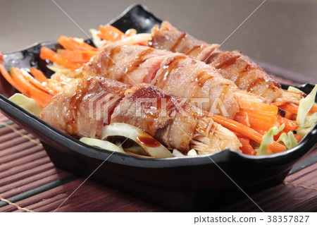 fried beef 38357827