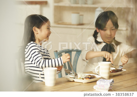吃的姐妹們 吃的姐妹們 38358637