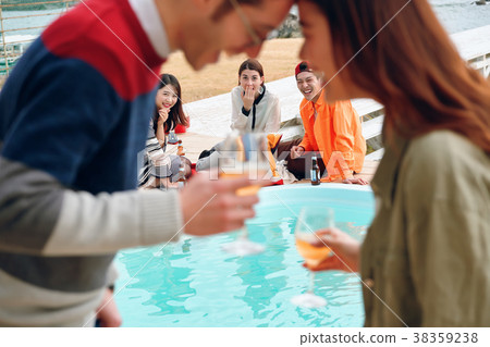 海邊派對情侶共享房子 海邊派對情侶共享房子 38359238