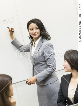 職業女性會議圖像 職業女性會議圖像 38359744