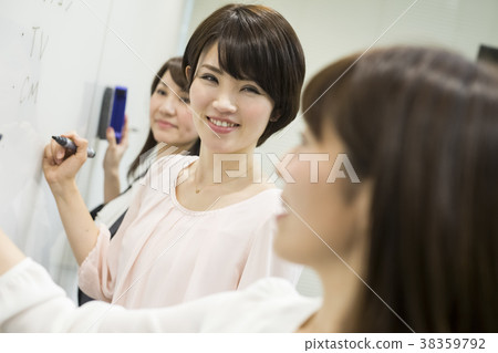 Career woman meeting image Career woman meeting image 38359792