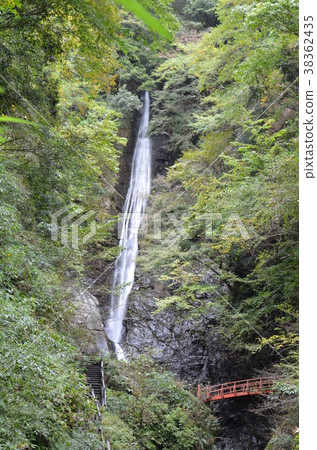 新鮮的瀑布 38362435