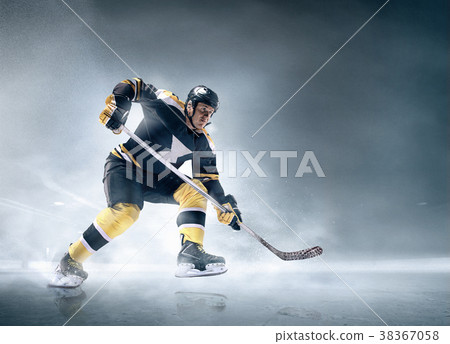 Ice hockey player in action. 38367058