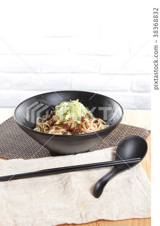 dried noodles cuisine 38368832