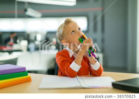 Boy draw in the office Boy draw in the office 38370825