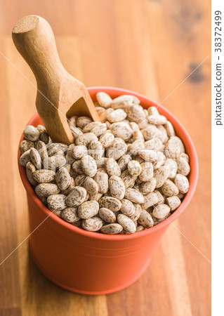 Dried borlotti beans. 38372499