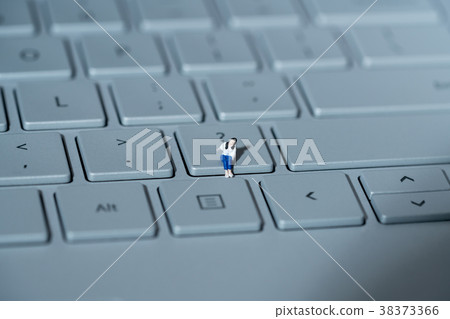 Thinking woman 38373366