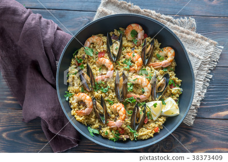 Seafood paella in the pan Seafood paella in the pan 38373409