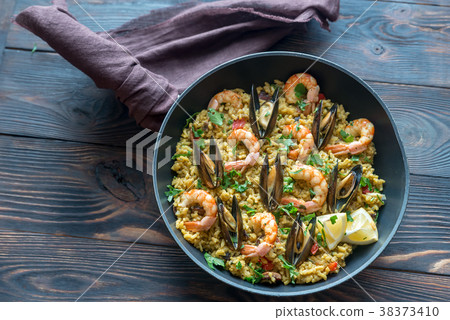 Seafood paella in the pan Seafood paella in the pan 38373410