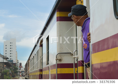 Controlling the locomotive for switching railway 38376306