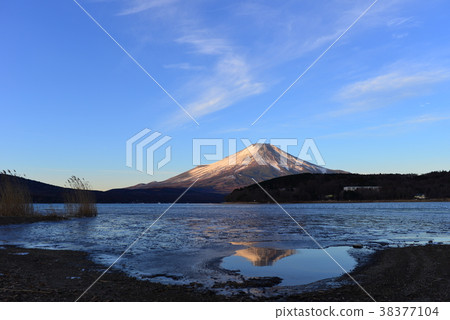 Upside-down Fuji Upside-down Fuji 38377104