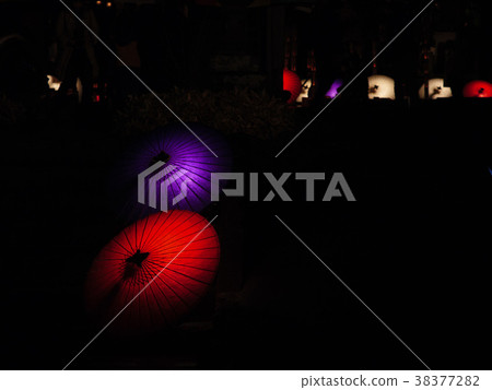 Light of snake's eye 38377282