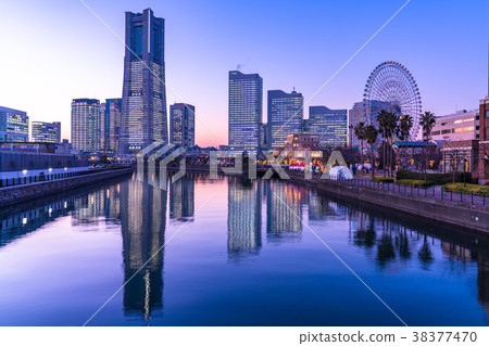 “神奈川縣”橫濱Minatomirai,整棟建築照亮了夜景 “神奈川縣”橫濱Minatomirai,整棟建築照亮了夜景 38377470