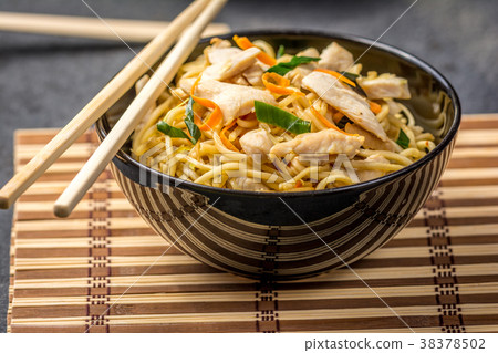 Asian noodle with chicken Asian noodle with chicken 38378502