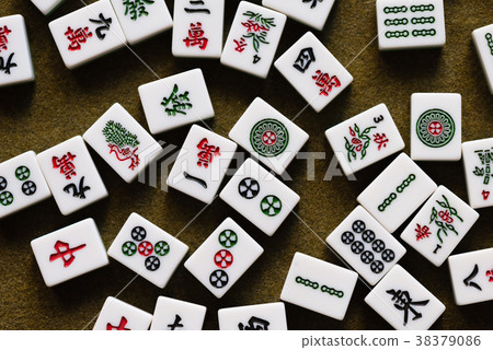 Mahjong Mahjong Sparrow Gambling Playing Mahjong Play Mahjong Sparrow をする Card Game Mahjong Table 38379086