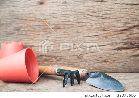 Gardener's desk, garden tools and pottery 38379690