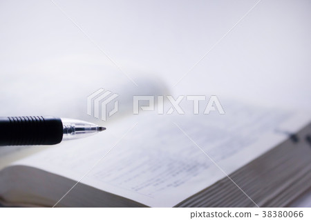 Japanese dictionary closeup pen search 38380066