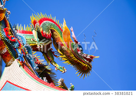 中國宗教，寺廟寺廟屋頂，龍，中國宗教，寺廟屋頂，龍，寺廟屋頂，龍 38381021