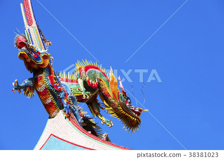 Chinese religion，Temple temple rooftop，dragon，Chinese religion，Temple roof，dragon，temple roof, dragon 38381023