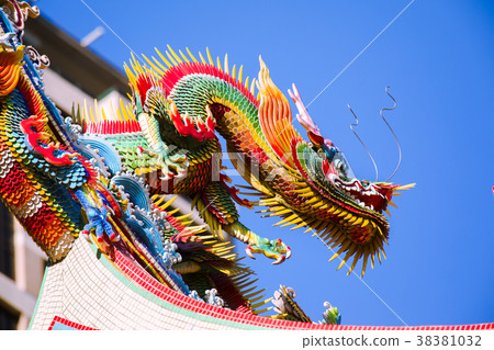 Chinese religion，Temple temple rooftop，dragon，Chinese religion，Temple roof，dragon，temple roof, dragon 38381032