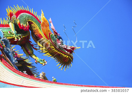 Chinese religion，Temple temple rooftop，dragon，Chinese religion，Temple roof，dragon，temple roof, dragon 38381037