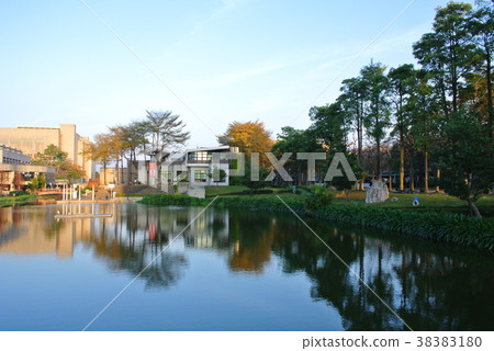大學 大學 38383180