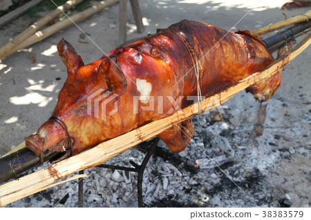 Roast pork (Lechon), a specialty of the Philippines 38383579