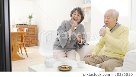 Singing senior 38385830