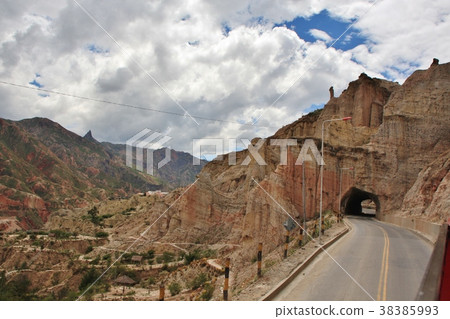 Suburbs of La Paz 38385993