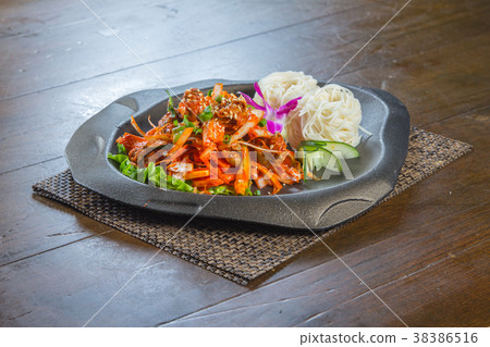 dried noodles 38386516