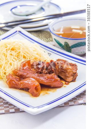 dried noodles 38388517