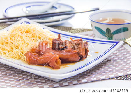 dried noodles 38388519