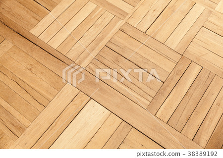 Oak wood parquet with geometric pattern 38389192