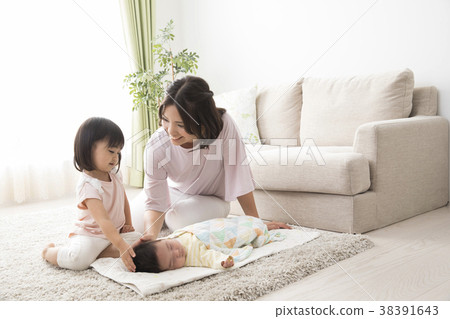 Childcare image 38391643