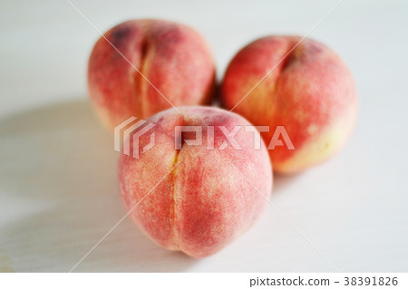 peach  38391826
