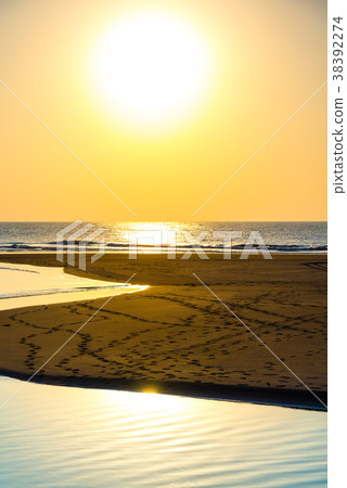 海邊日落海邊日落海邊日落永安漁港台灣海邊海邊海邊的太陽 38392274