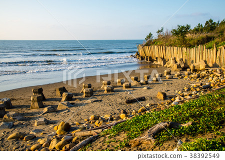 海邊 seaside 海辺 海浪 波 ocean sea waves 永安漁港 台湾 Taiwan 38392549