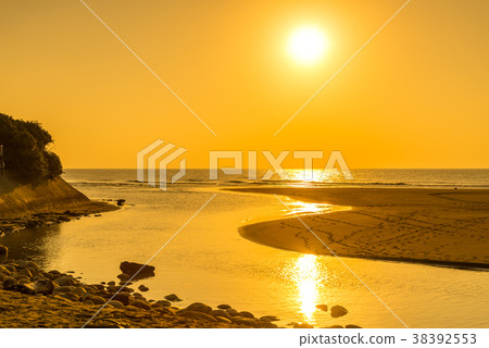 Seaside sunset sunset at sea Seaside sunset Yong'an fishing port Taiwan Seaside seaside Seaside sun 38392553