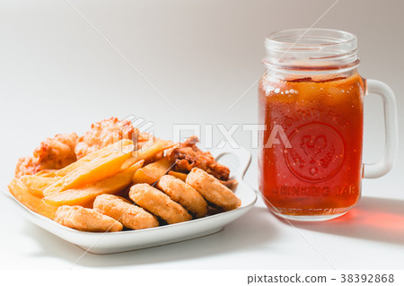 炸雞,薯條,雞塊,Fried chicken, fried food,French fries 38392868