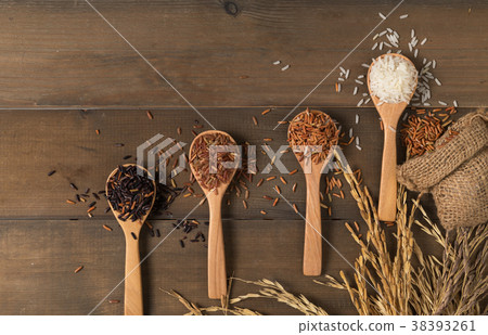 Row of white jasmine rice with various rice 38393261