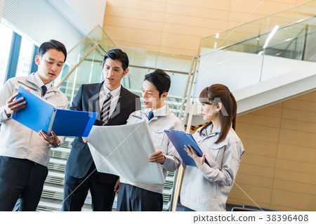 Businessman, general contractor, construction industry, meeting 38396408