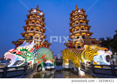 Taiwan Kaohsiung Dragon Tiger Pagoda Hasuike Rin Taiwan Kaohsiung Dragon Tiger Pagoda Hasuike Rin 38396422