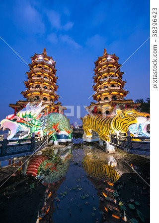 台灣高雄龍虎塔Hasuike Rin 台灣高雄龍虎塔Hasuike Rin 38396423