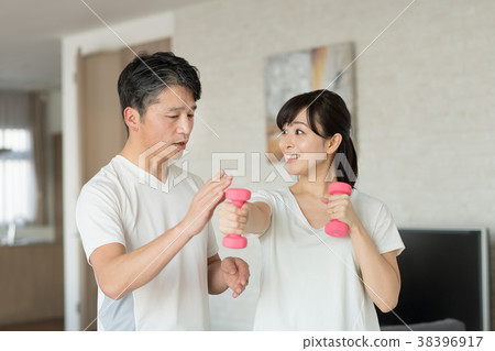 中間夫婦健身生活家庭圖像 38396917