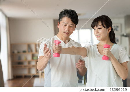 中間夫婦健身生活家庭圖像 38396919