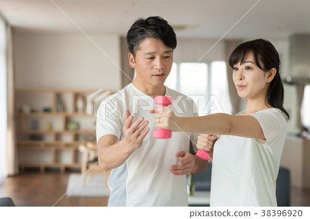 中間夫婦健身生活家庭圖像 38396920